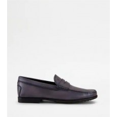 LOAFERS IN LEATHER