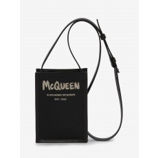 McQueen 그래피티 엣지 미니 크로스백